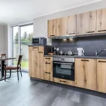 Barrierefreies Bungalow Am Kronenburger See Mit Terrasse Semesterbostad *