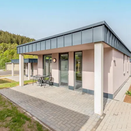 Barrierefreies Bungalow Am Kronenburger See Mit Terrasse Semesterbostad Hallschlag